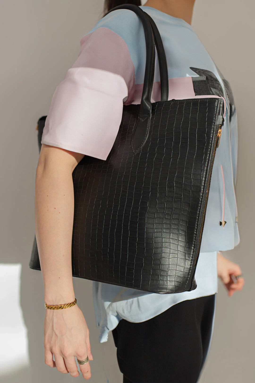 - SwiftZip Tote Bag - Black